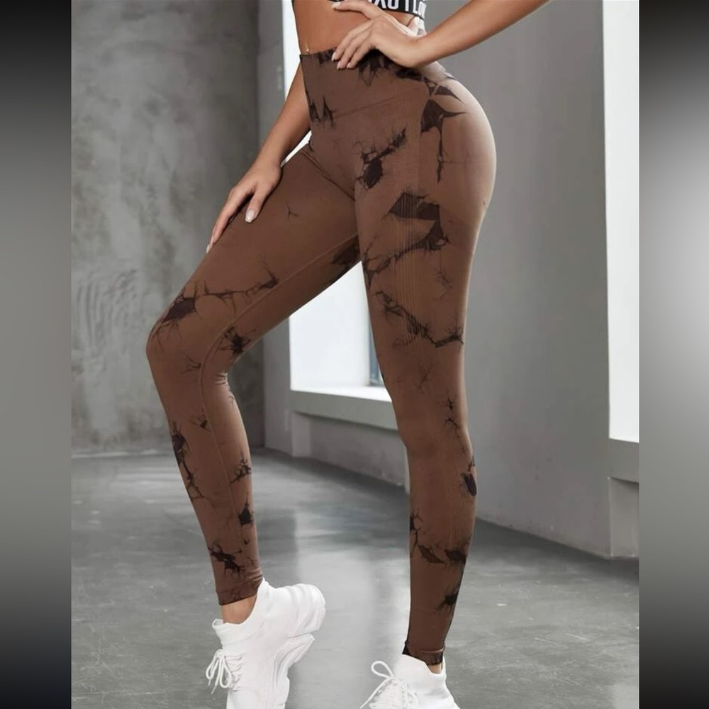 (SM) Brown Tie Dye Runched Booty Leggings